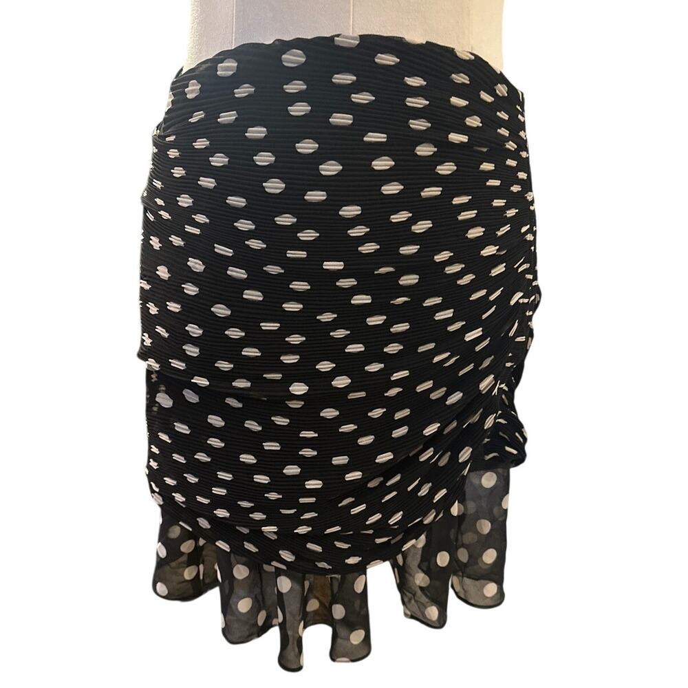Olivaceous NWT Textured Polka Dot Ruffle Hem Mini Skirt Size Medium, $45 MSRP
